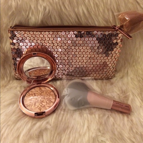 MAC Cosmetics Other - Mac Holiday Bag with brush and illuminator